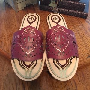 🏵 TORY BURCH ANNIKA FLAT SLIDE 🏵